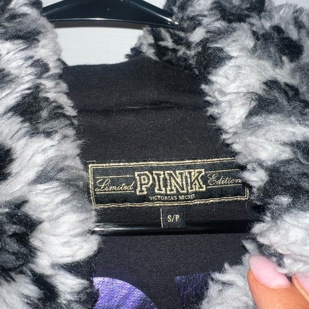 Rare Victoria's Secret PINK Black and White Faux Fur Coat. - Picture 3 of 7